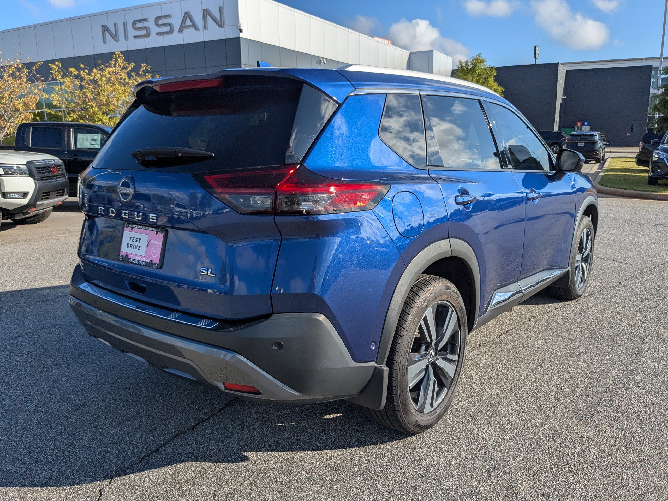 2023 Nissan Rogue SL photo 2