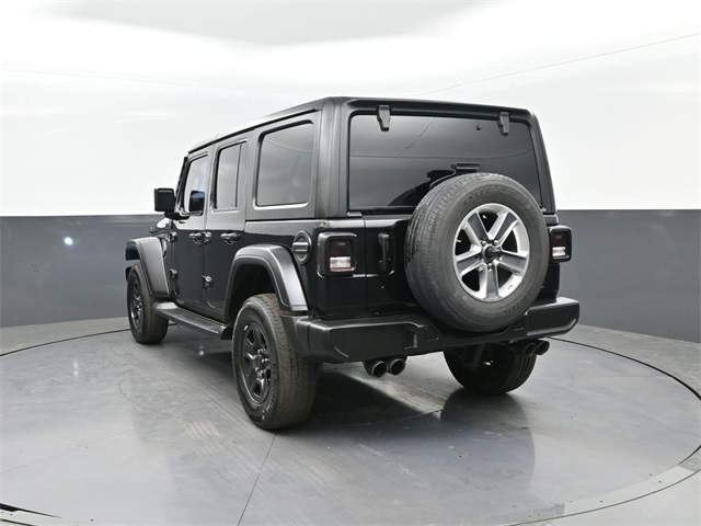 2019 Jeep Wrangler Unlimited Sahara photo 2