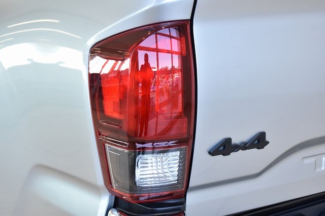 2022 Toyota Tacoma SR5 photo 7