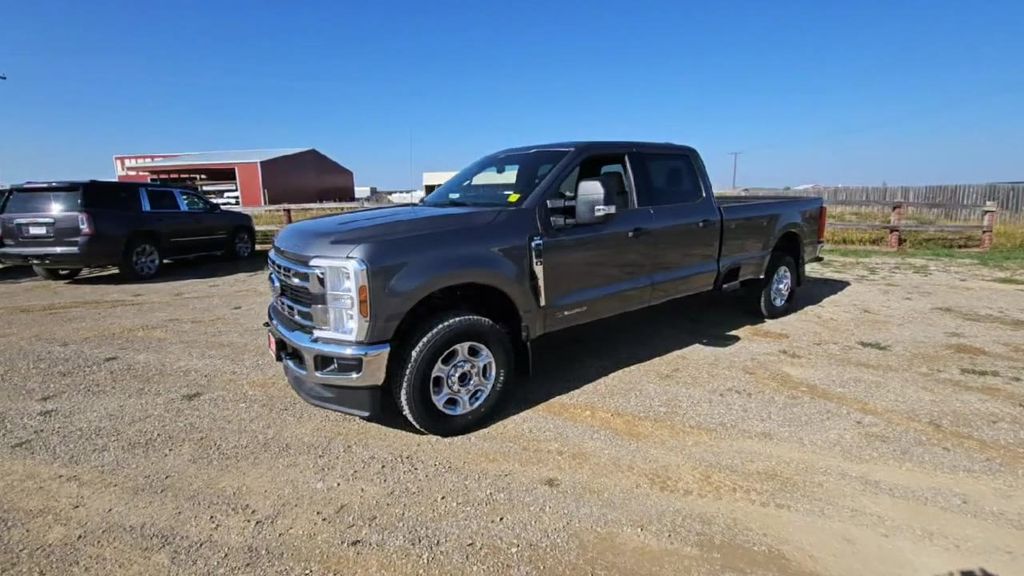 2025 Ford F-350 photo 4