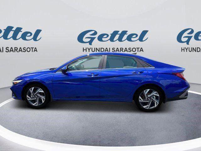 2025 Hyundai Elantra Hybrid Limited photo 3