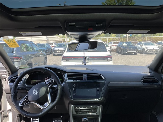 2022 Volkswagen Tiguan SE R-Line Black photo 7
