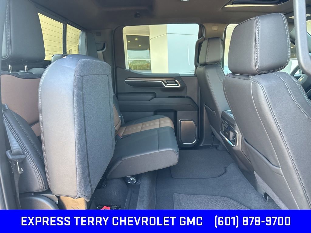 2024 Chevrolet Silverado 1500 High Country photo 24