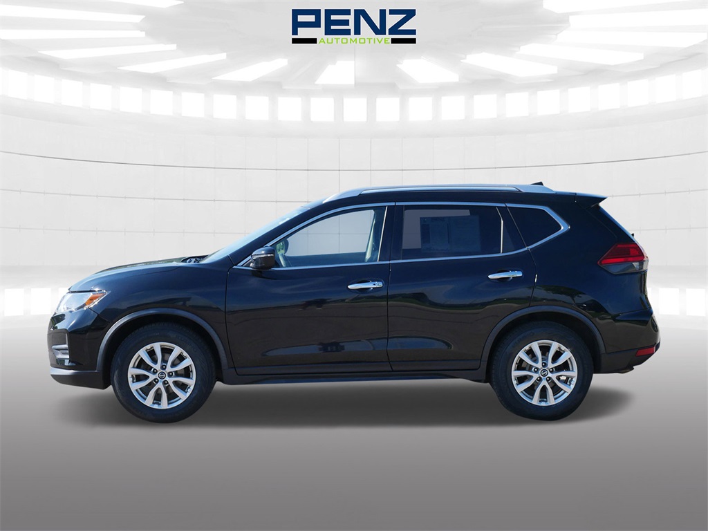 2017 Nissan Rogue SV photo 4