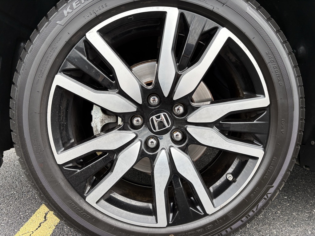 2020 Honda Pilot Touring photo 32