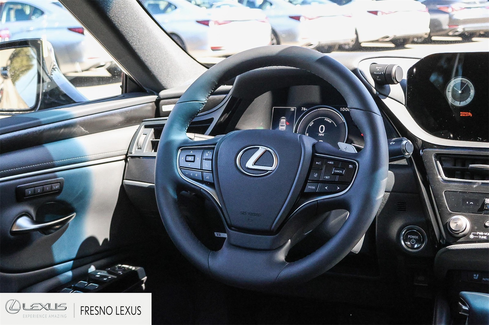 2025 Lexus ES 300h photo 18
