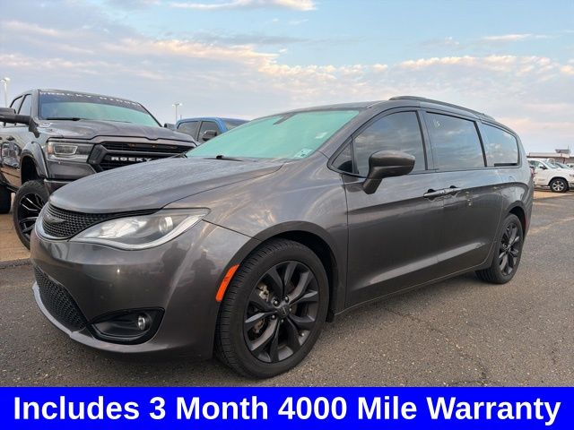 2020 Chrysler Pacifica Touring L Plus's photo