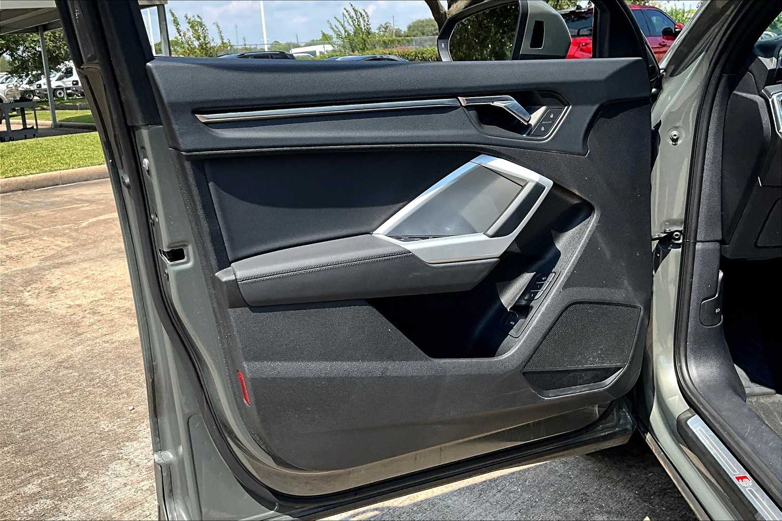 2023 Audi Q3 S line Premium photo 19