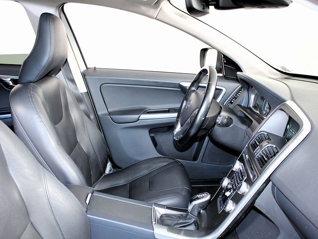 2015 Volvo XC60 T5 Premier photo 24