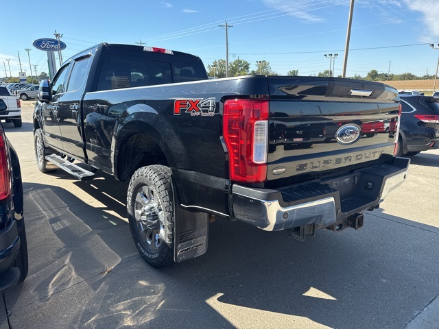 2017 Ford F-350 Lariat photo 3