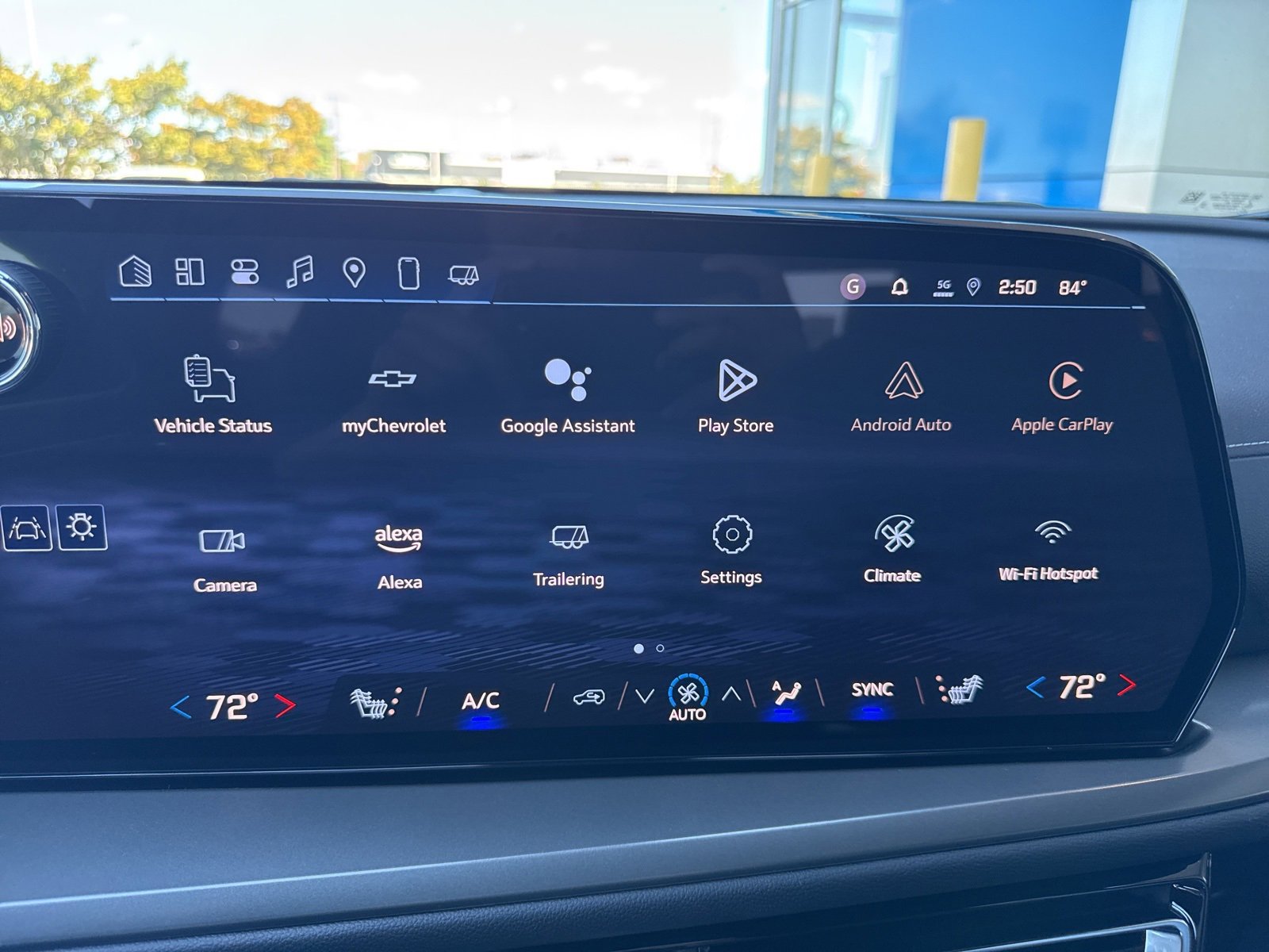2025 Chevrolet Traverse photo 19