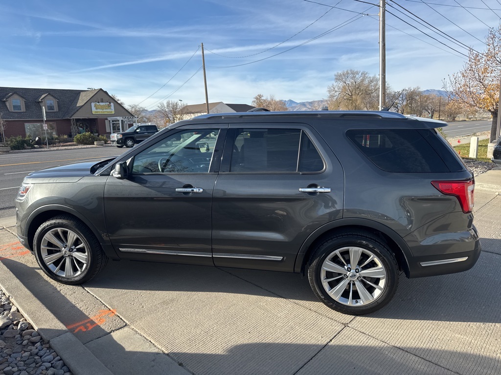 2019 Ford Explorer Limited photo 2