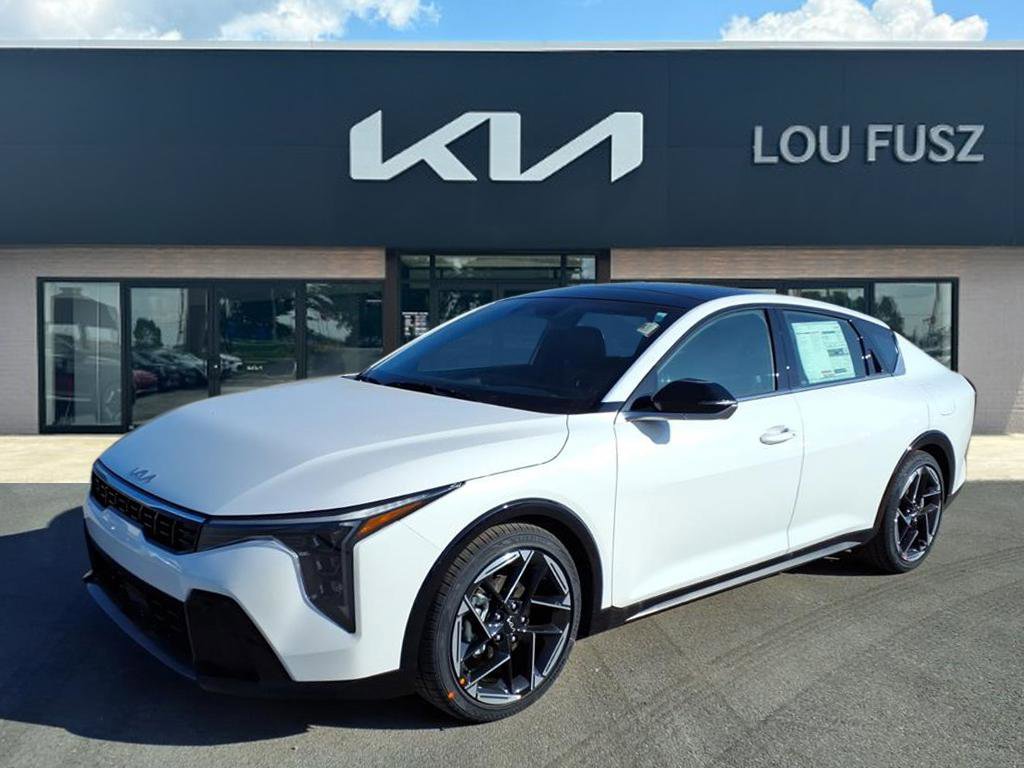 2025 Kia K4 GT-Line's photo