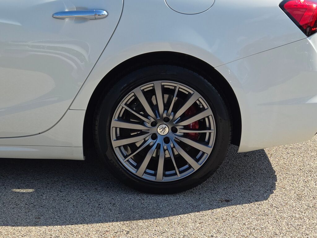 2022 Maserati Ghibli Modena Q4 photo 15