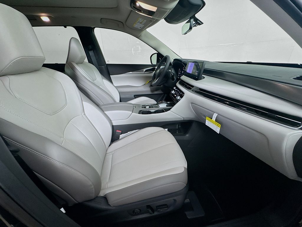 2026 Infiniti QX60 Luxe photo 34