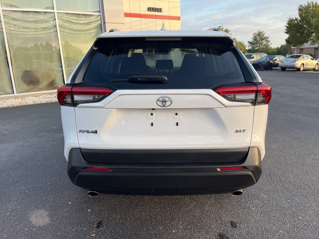 2024 Toyota RAV4 XLE photo 30