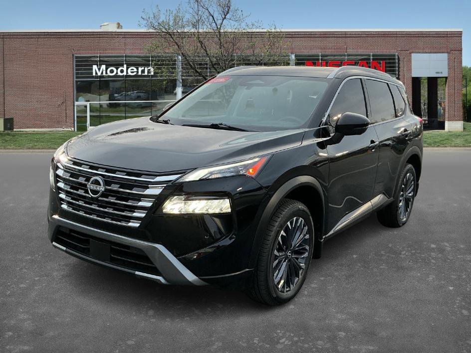 2025 Nissan Rogue SL's photo