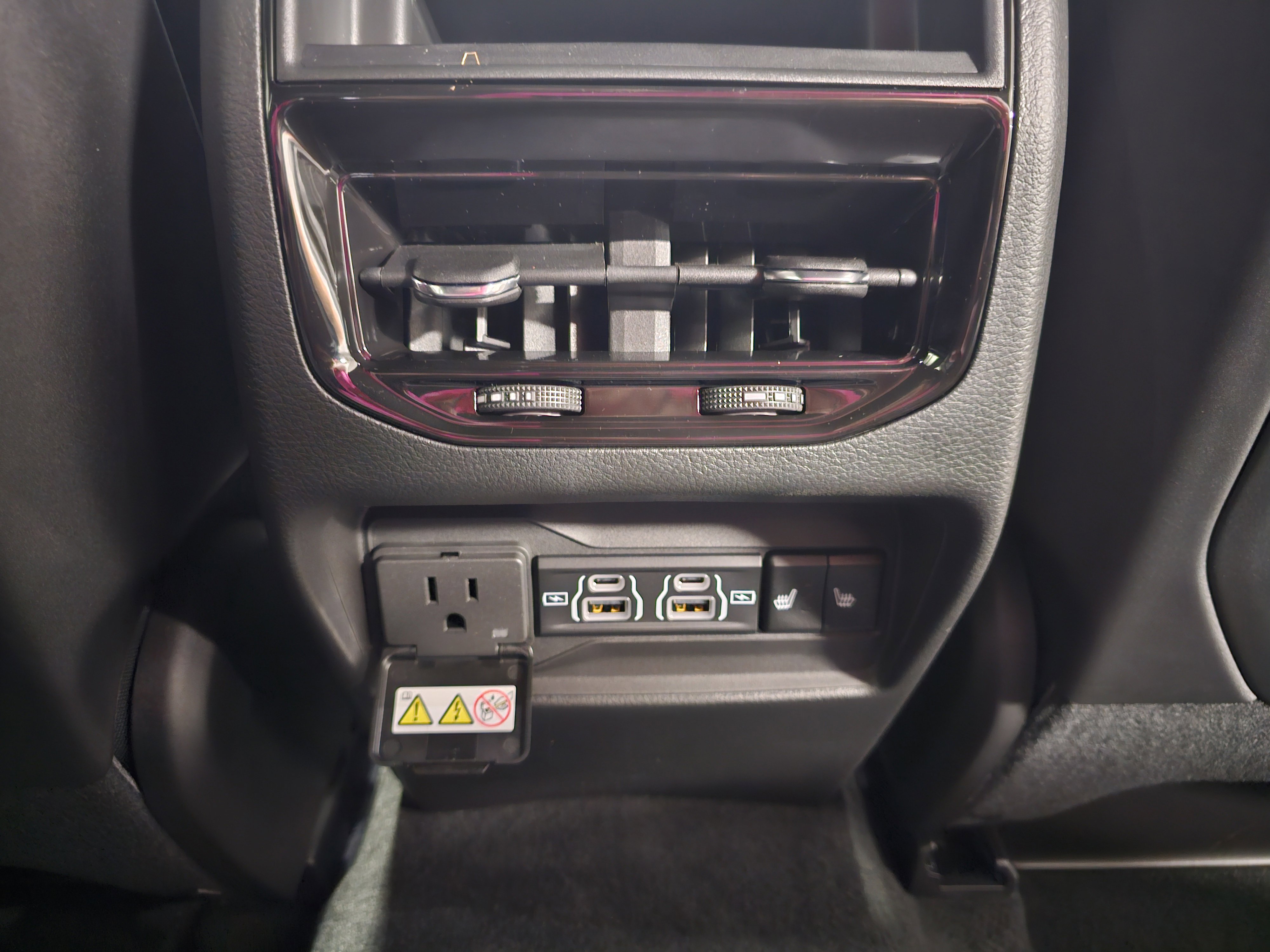 2025 Jeep Grand Cherokee Limited photo 9