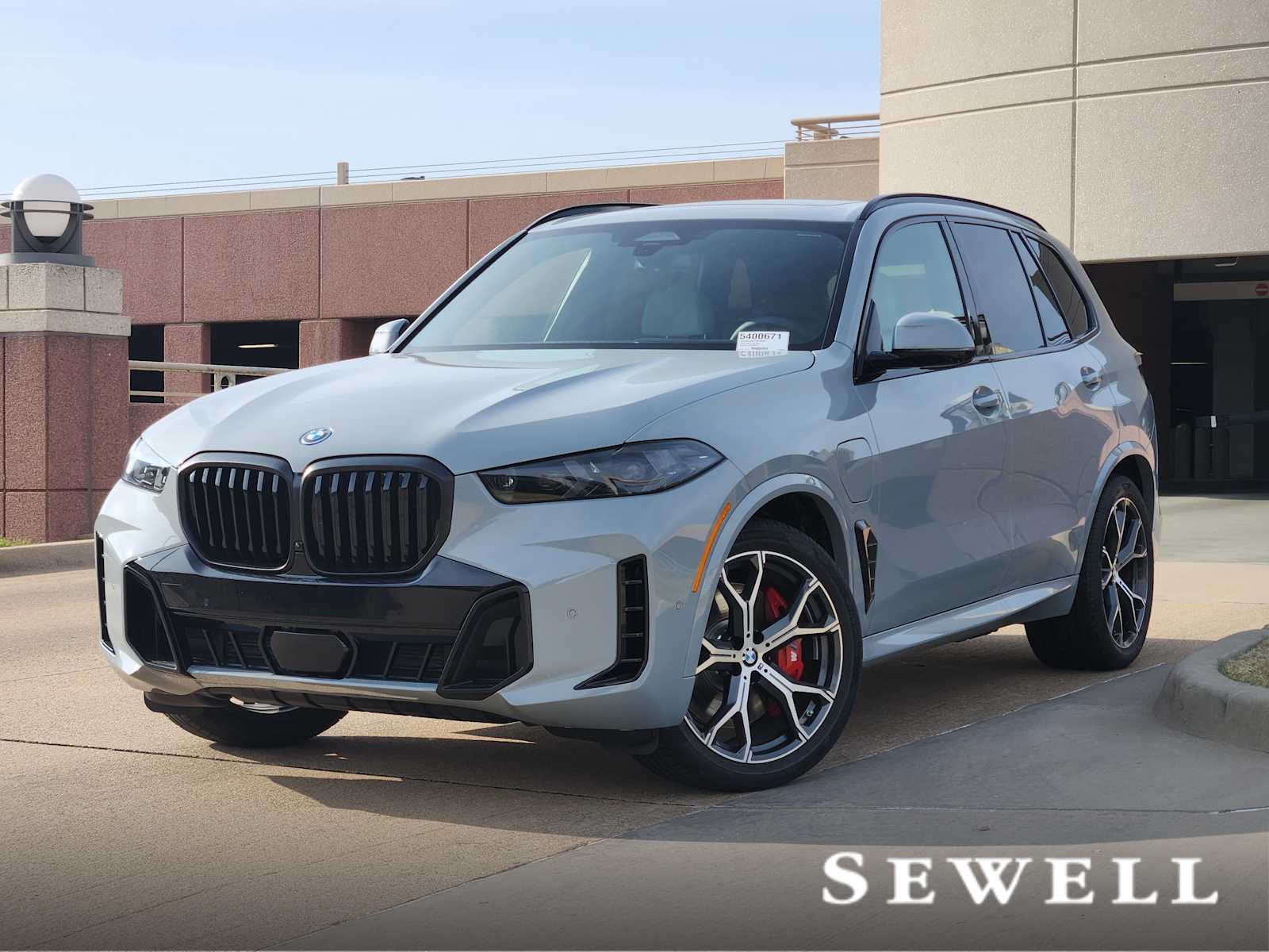 2026 BMW X5 50e's photo