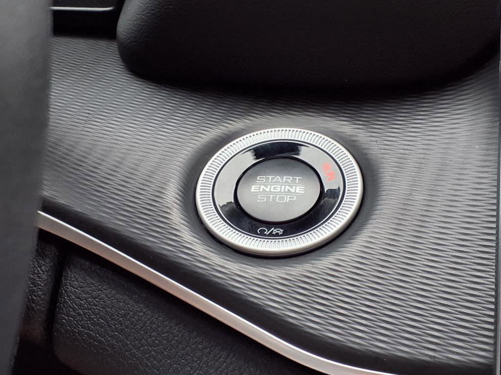 2025 Jeep Grand Cherokee Altitude photo 10