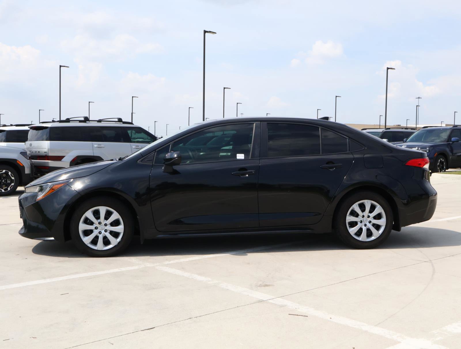Used 2022 Toyota Corolla LE with VIN 5YFEPMAE5NP345847 for sale in Northfield, Minnesota