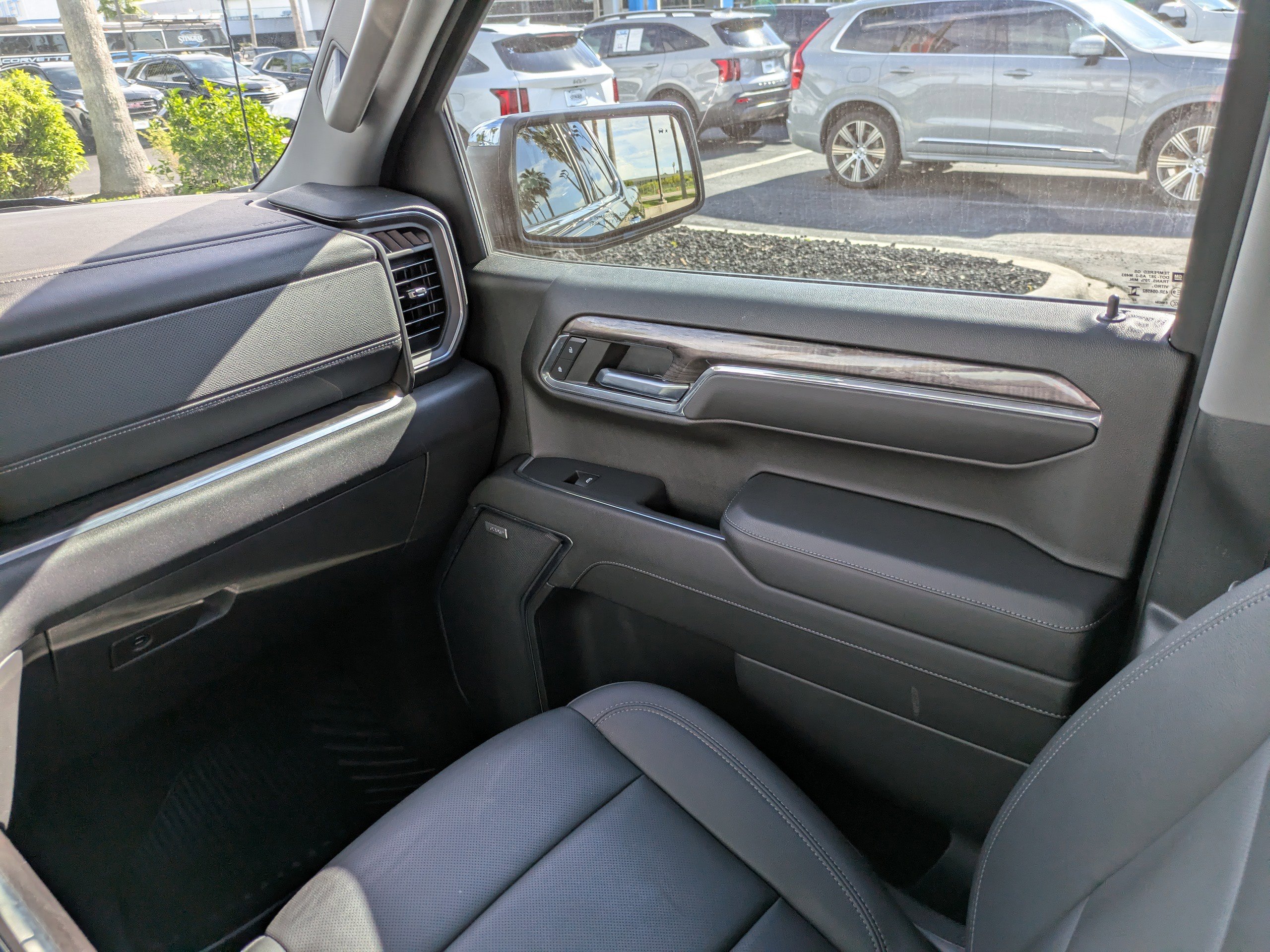 2023 Chevrolet Silverado 1500 LTZ photo 15