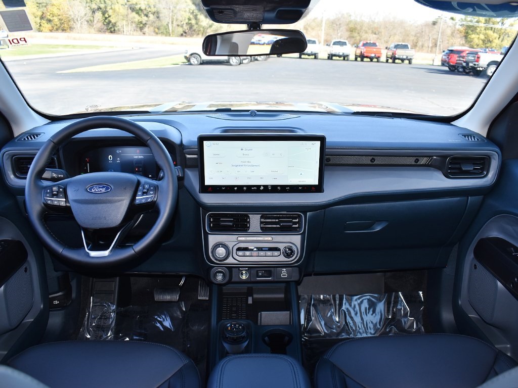 2025 Ford Maverick Lariat photo 3