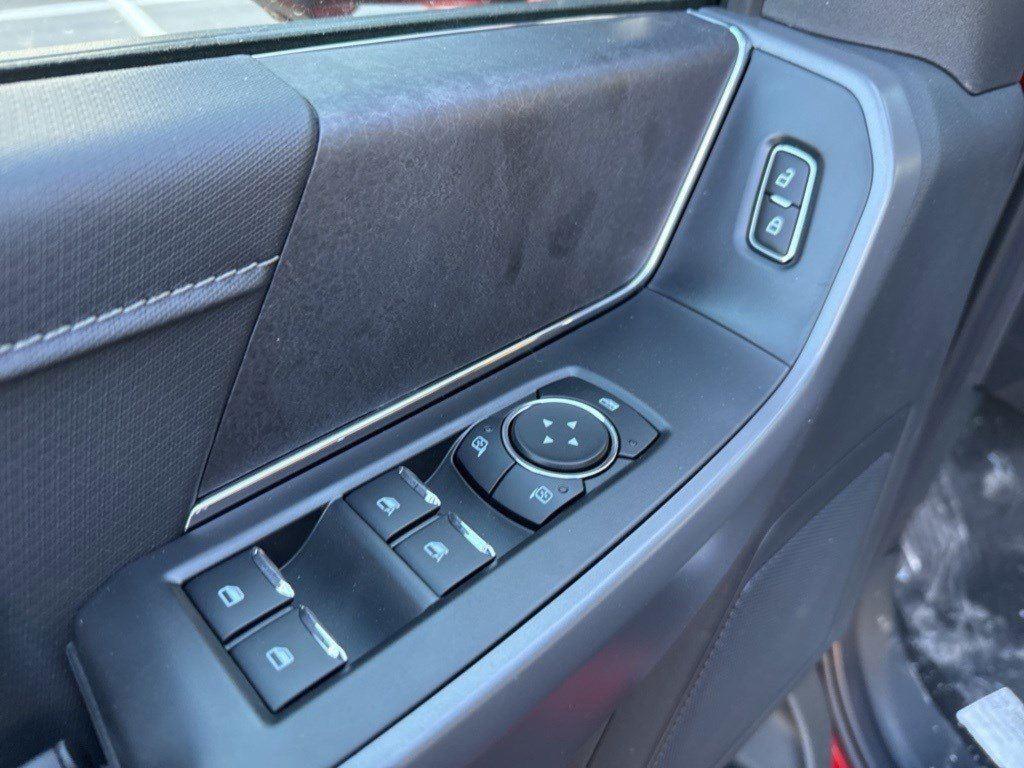 2025 Ford F-150 XLT photo 19