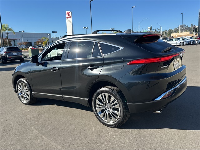 2022 Toyota Venza XLE photo 2