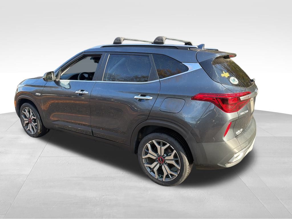 2023 Kia Seltos SX photo 3