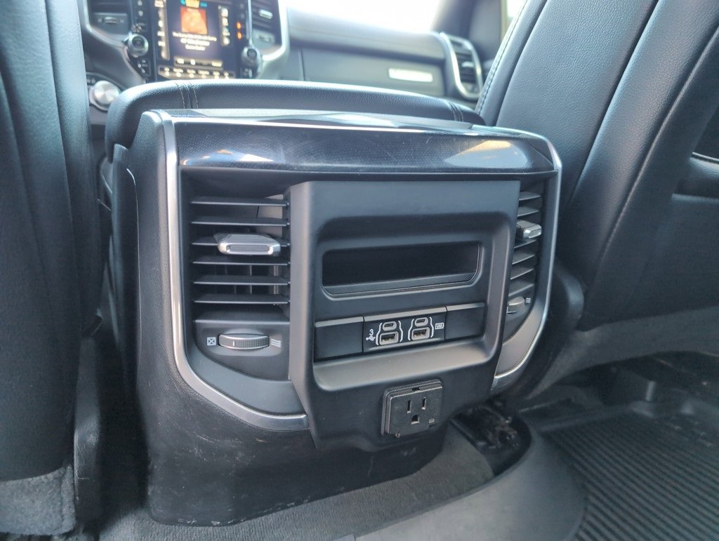 2020 Ram 1500 Laramie photo 8