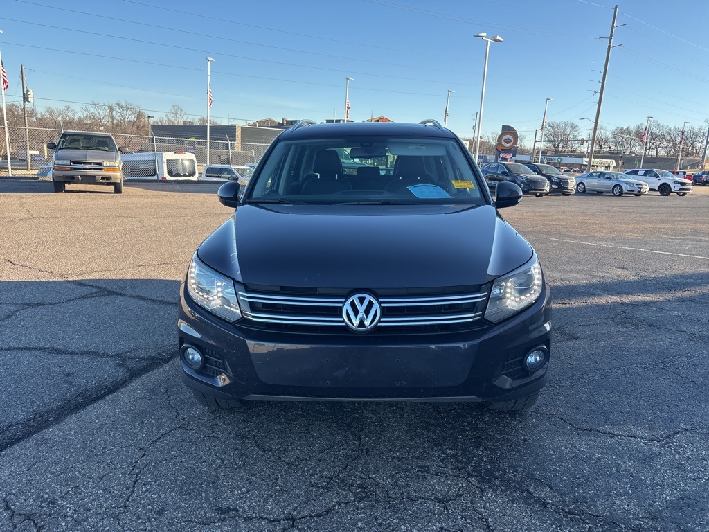 Used 2016 Volkswagen Tiguan SE with VIN WVGBV7AX0GW526078 for sale in Kansas City