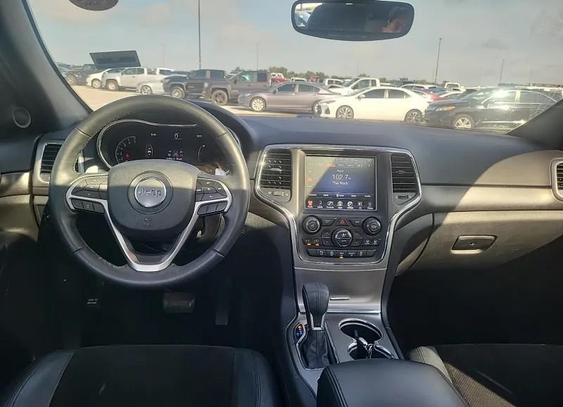 2017 Jeep Grand Cherokee Altitude photo 3