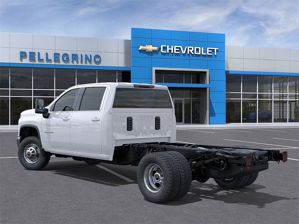 2025 Chevrolet Silverado 3500HD Work Truck photo 2