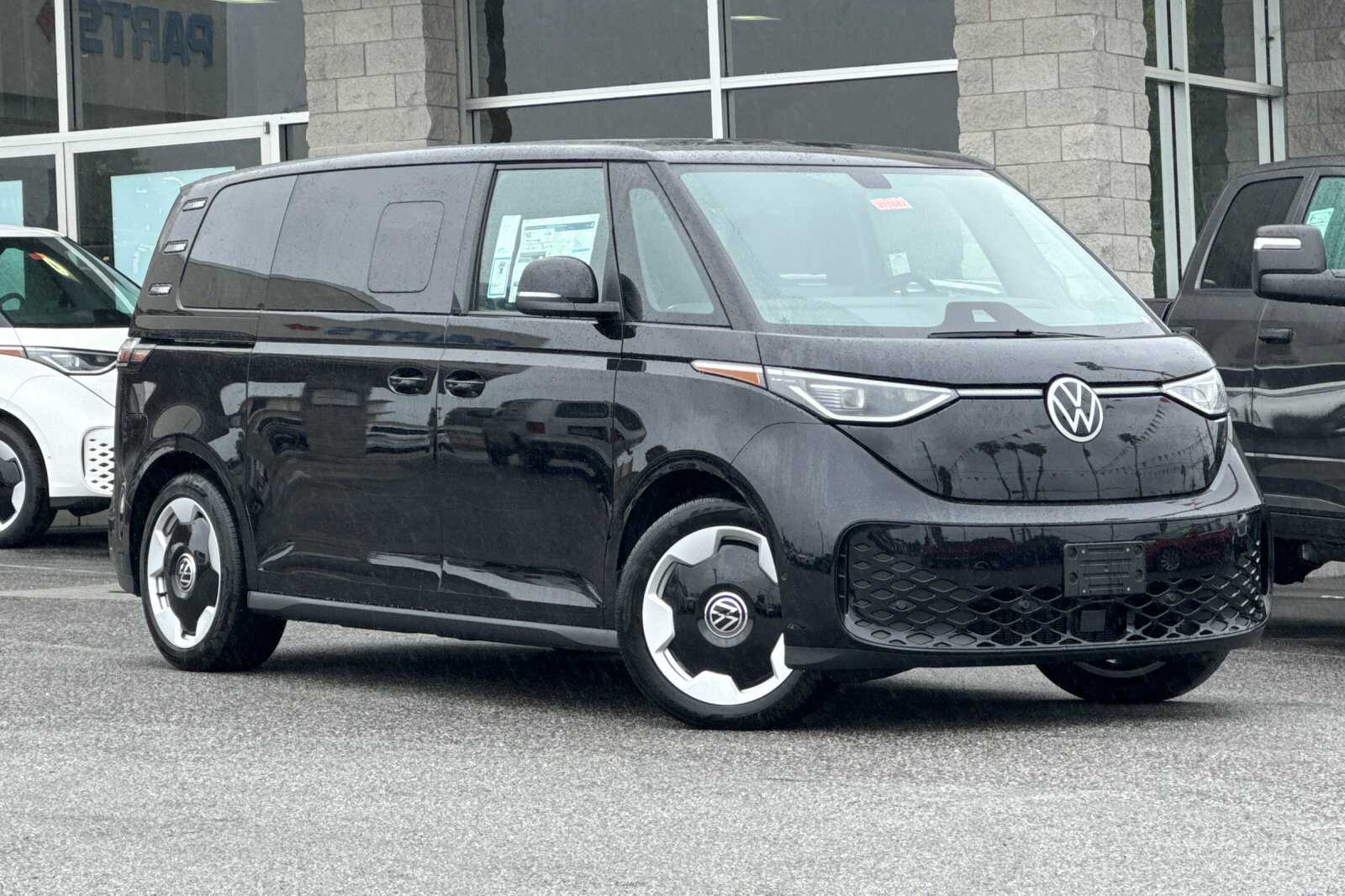 2025 Volkswagen ID. Buzz Pro S photo 2