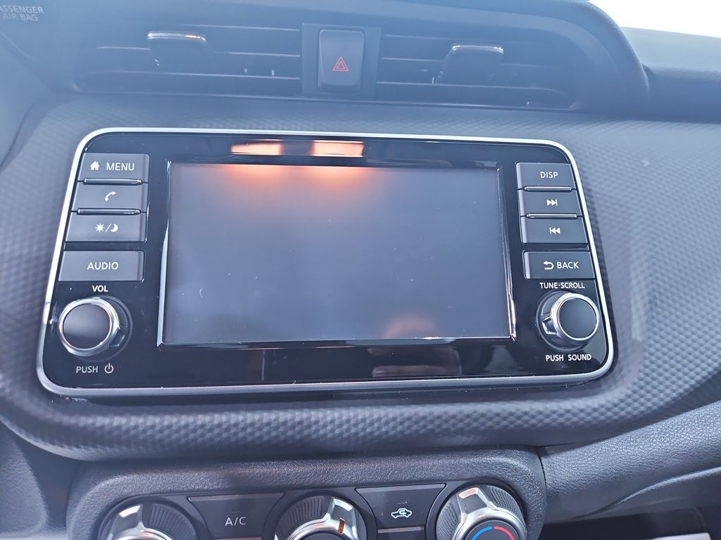 2024 Nissan Kicks S photo 16