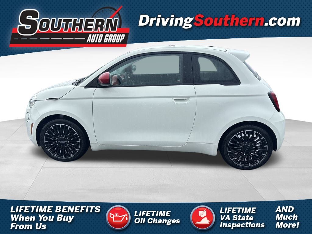2024 Fiat 500e Red photo 2