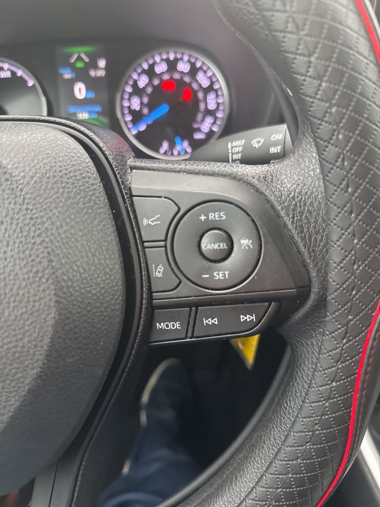 2020 Toyota RAV4 Hybrid LE photo 21