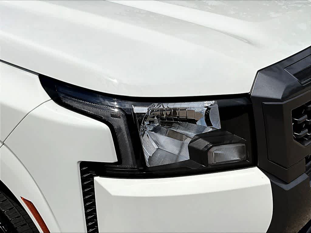 2025 Nissan Frontier SV photo 30