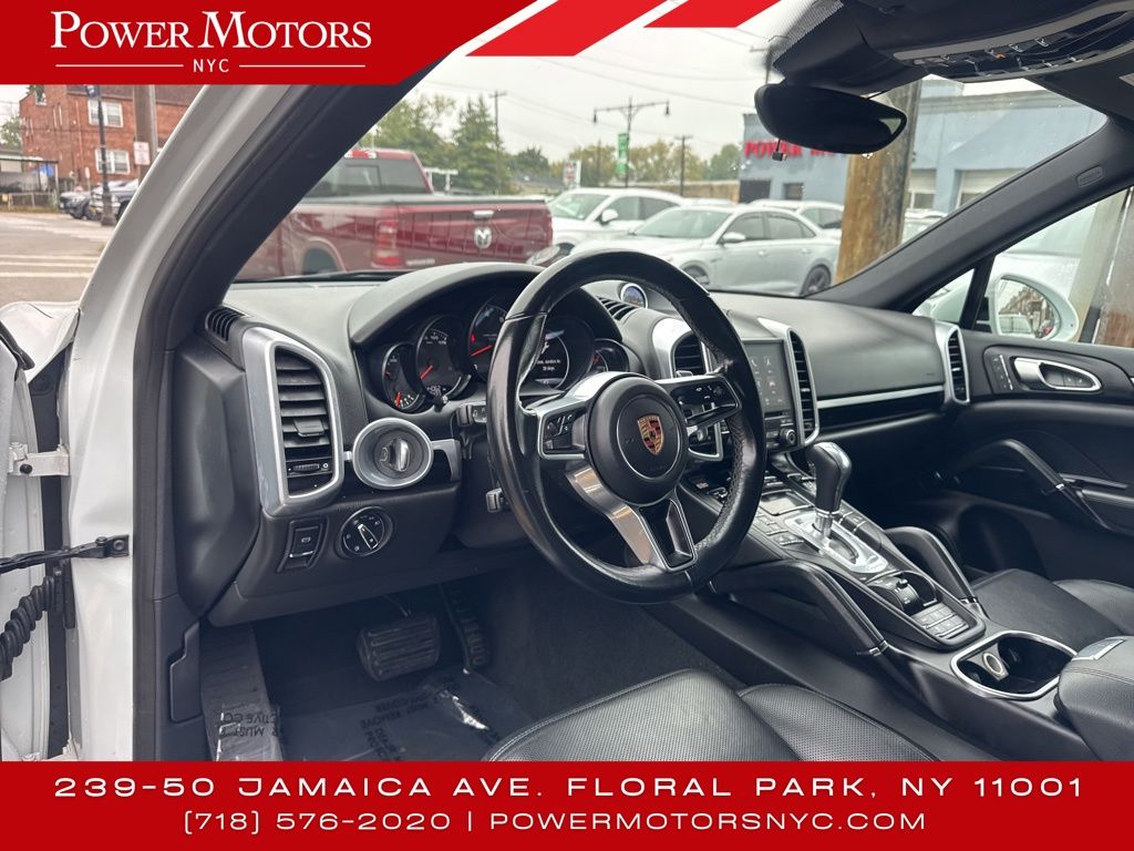 2017 Porsche Cayenne Platinum Edition photo 27
