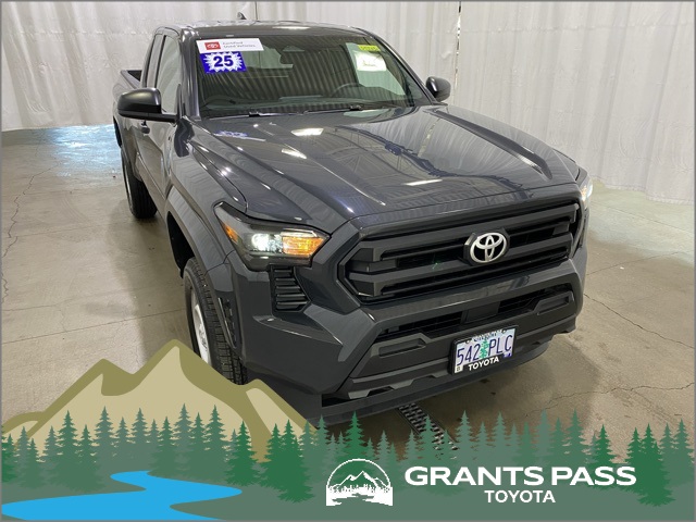 2025 Toyota Tacoma SR's photo