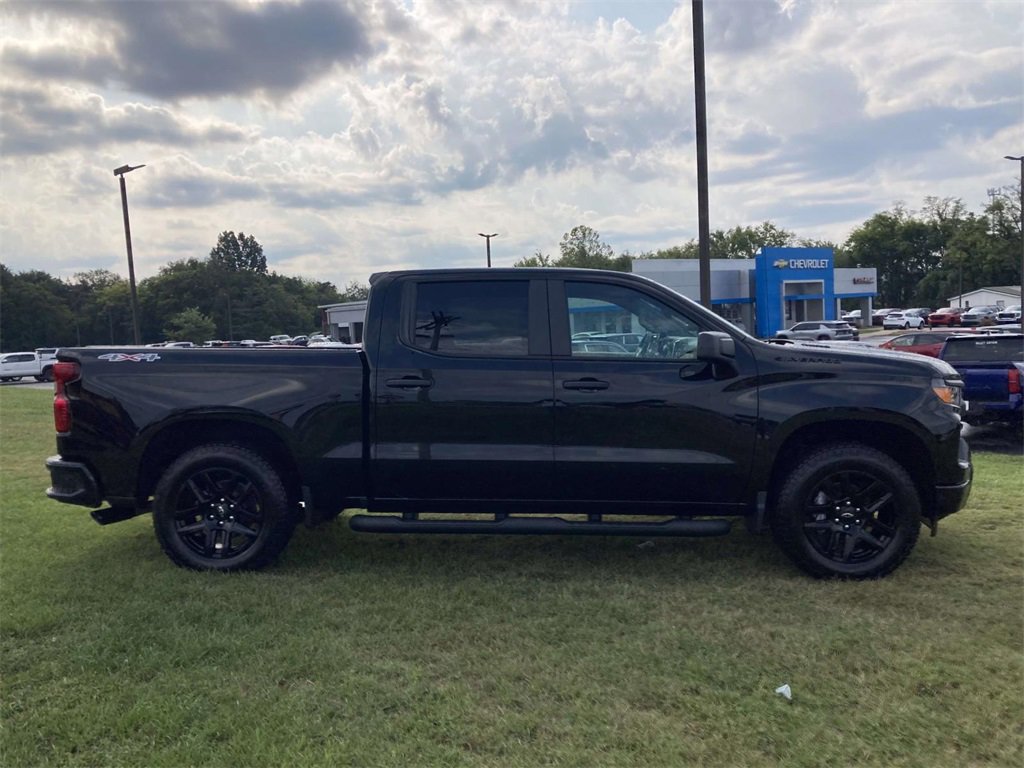2026 Chevrolet Silverado 1500 Custom photo 2