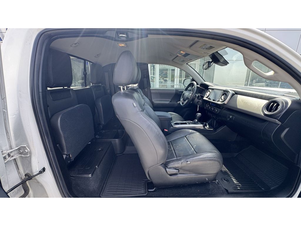 2022 Toyota Tacoma SR5 photo 7