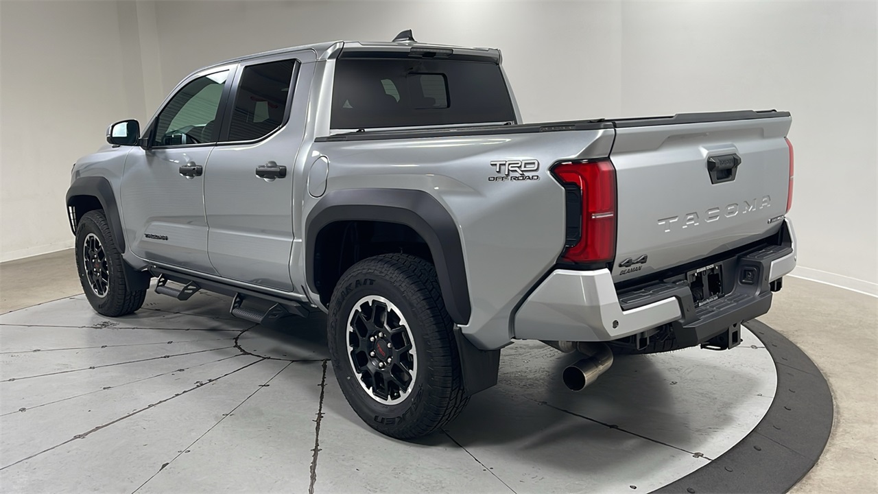 2024 Toyota Tacoma TRD photo 7
