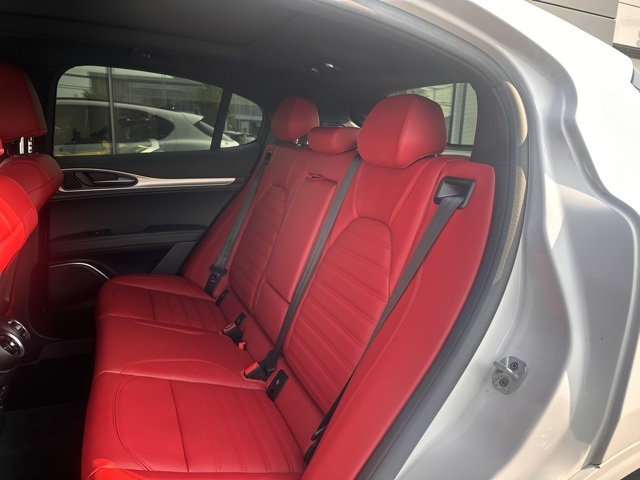 2022 Alfa Romeo Stelvio Ti Sport photo 8