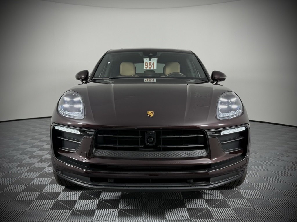 2025 Porsche Macan T photo 6