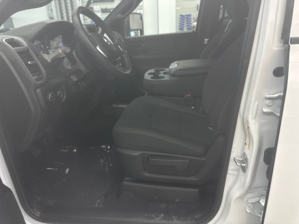 2025 Ram 2500 Tradesman photo 3