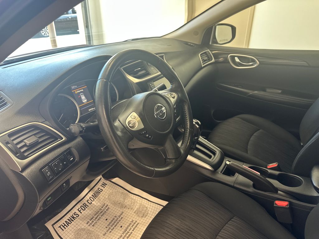 2019 Nissan Sentra SV photo 9