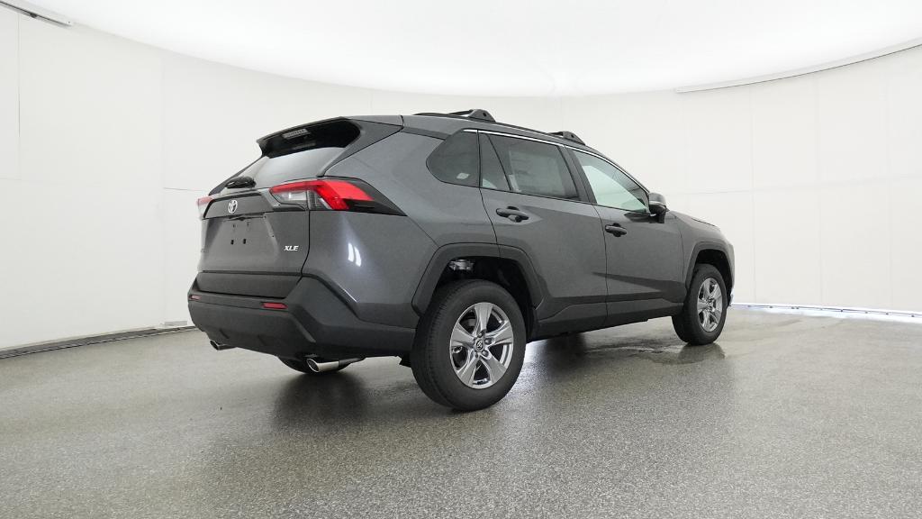 2025 Toyota RAV4 XLE photo 21