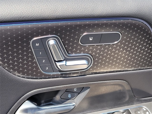 2025 Mercedes Benz GLB 250 4MATIC photo 17